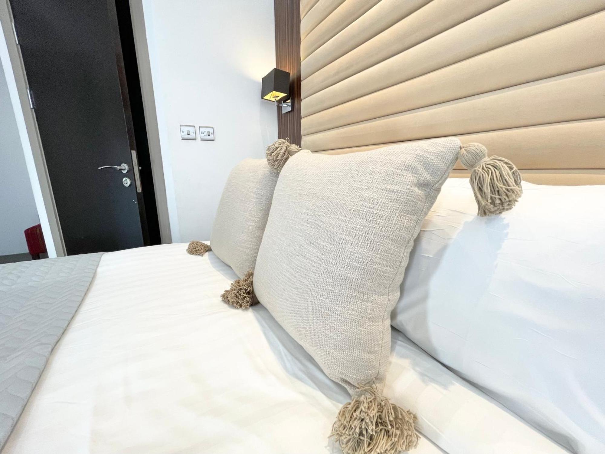 Maitrise Hotel London Exterior photo