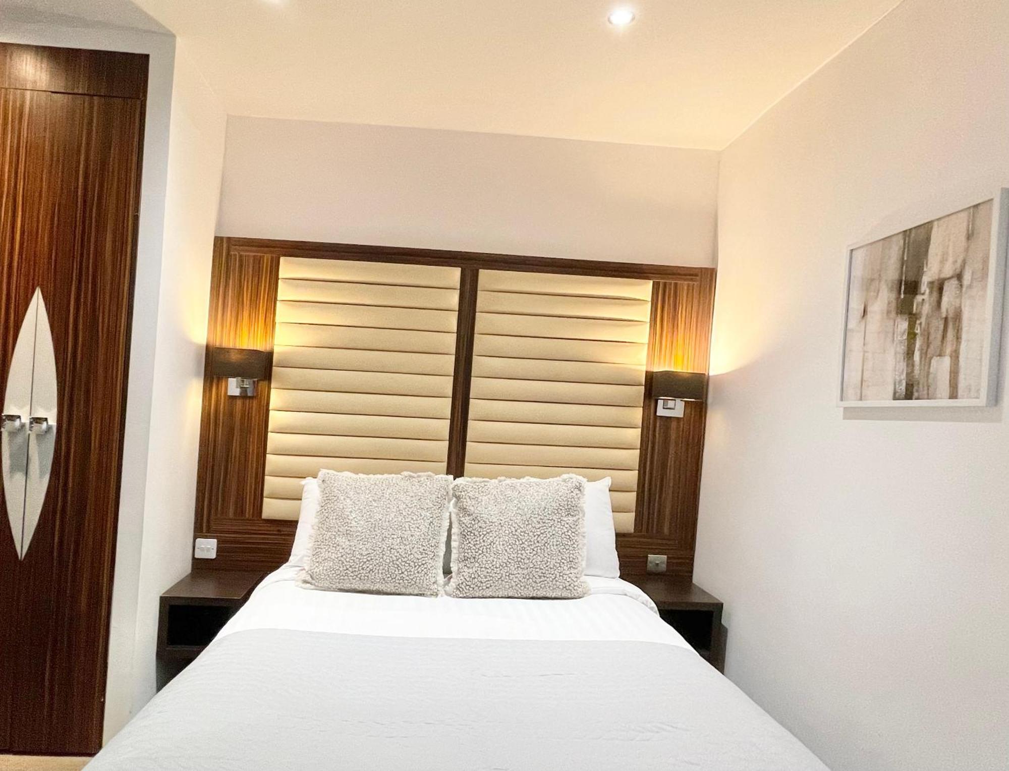 Maitrise Hotel London Exterior photo