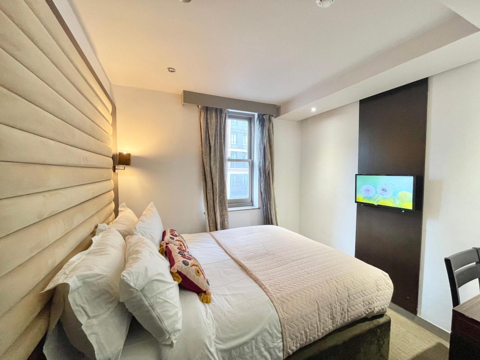 Maitrise Hotel London Exterior photo