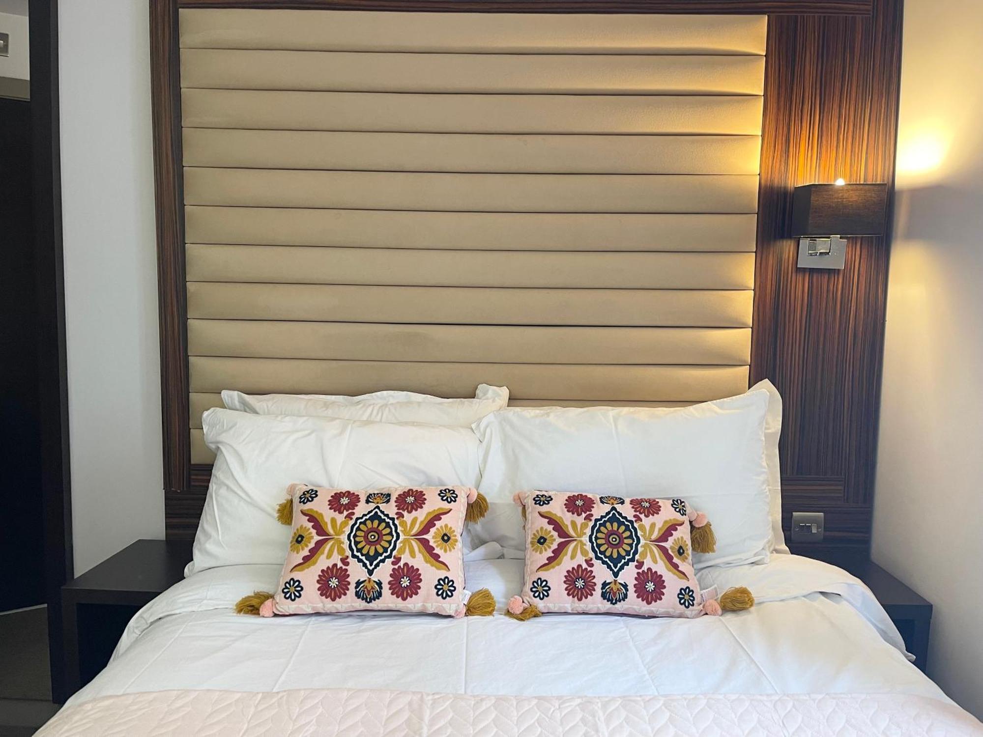 Maitrise Hotel London Exterior photo
