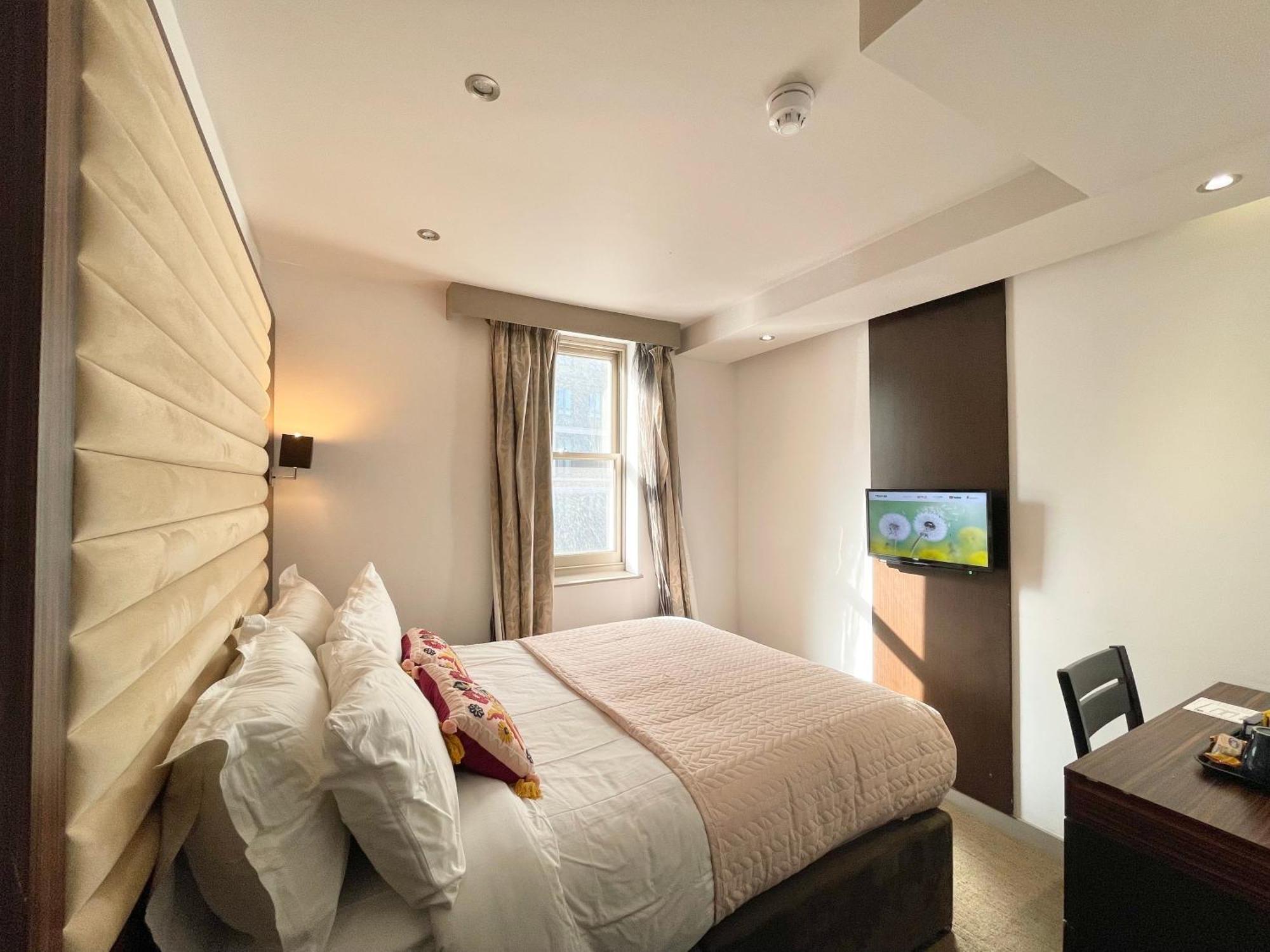 Maitrise Hotel London Exterior photo