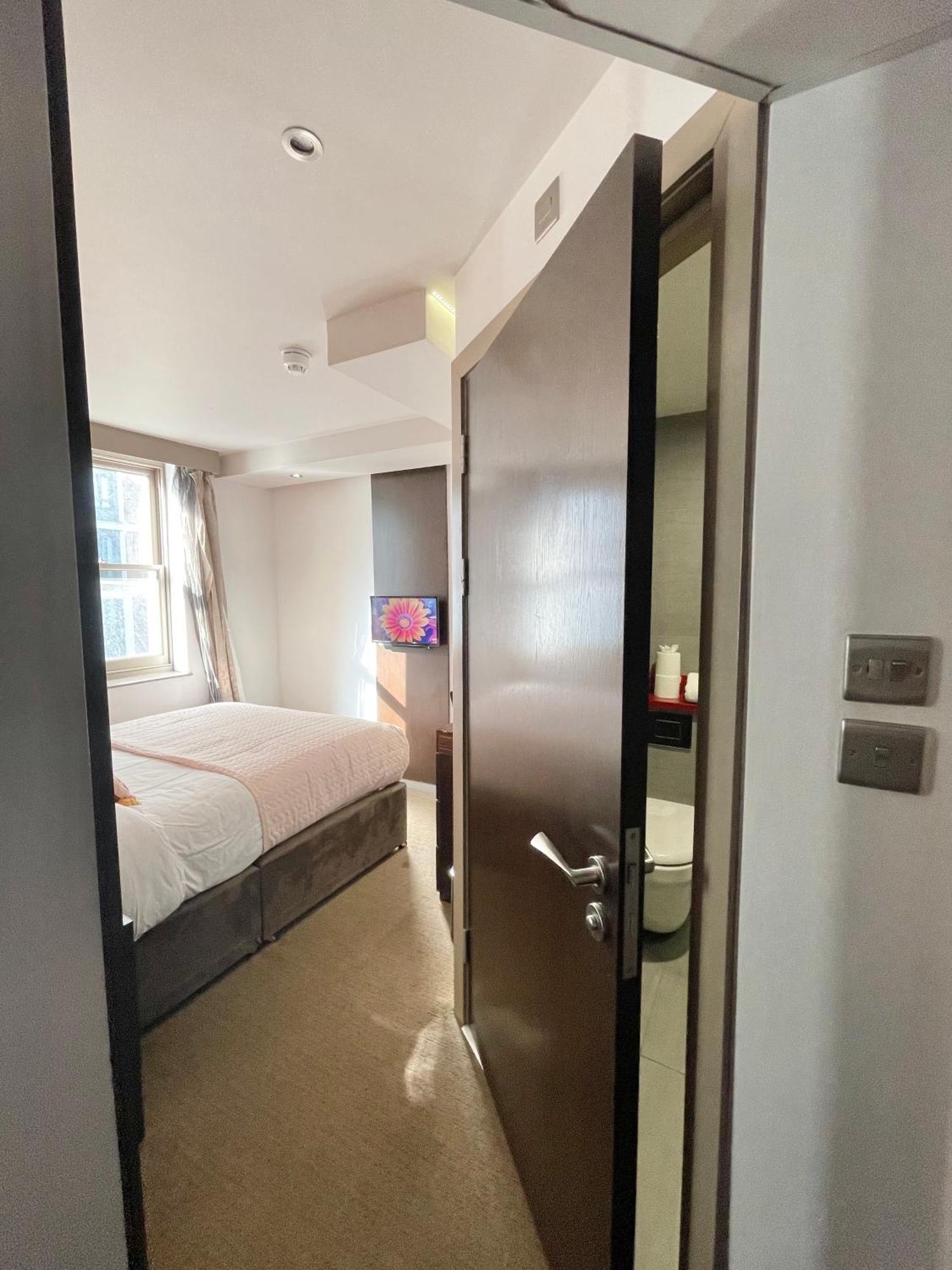 Maitrise Hotel London Exterior photo