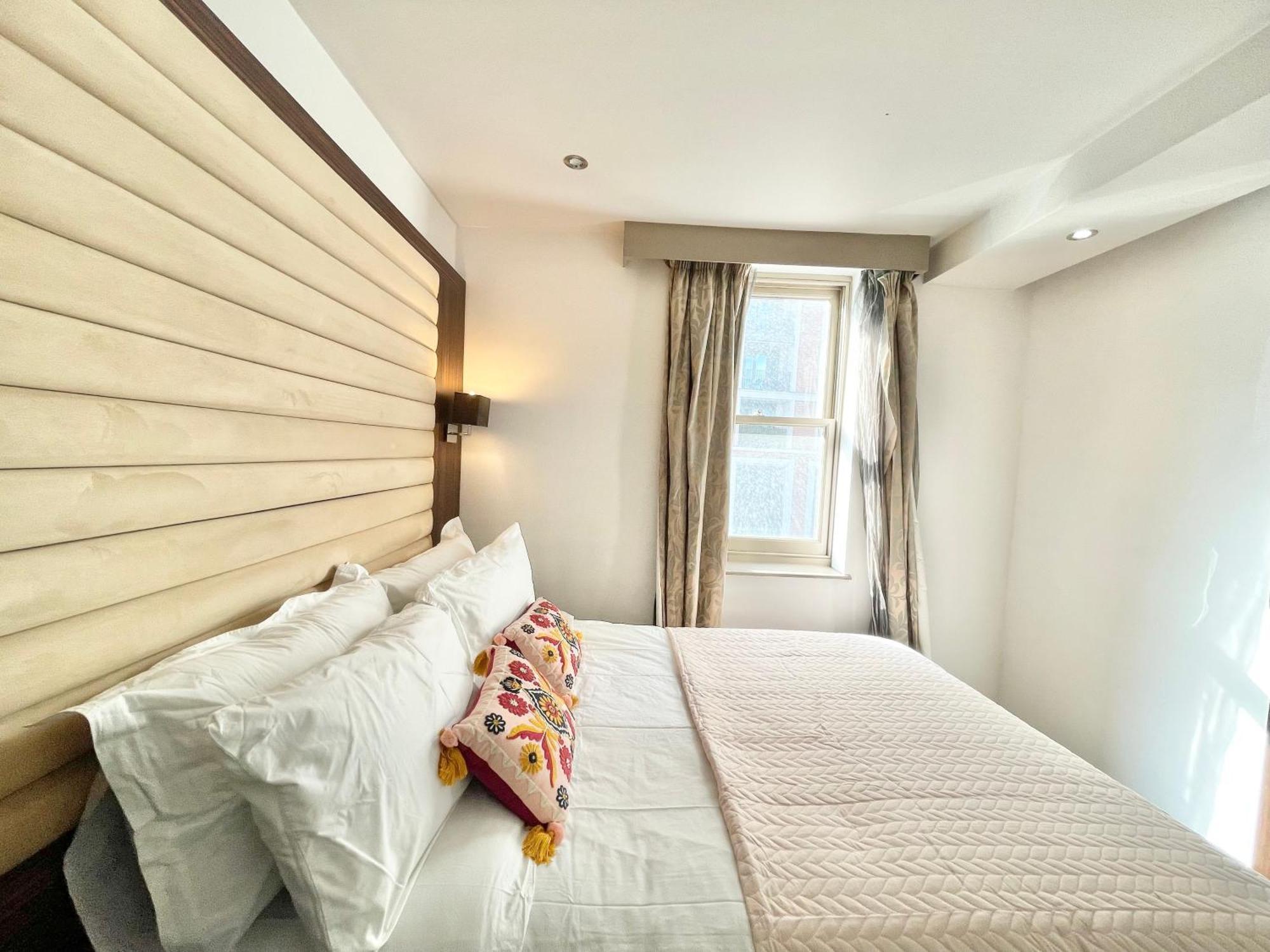 Maitrise Hotel London Exterior photo